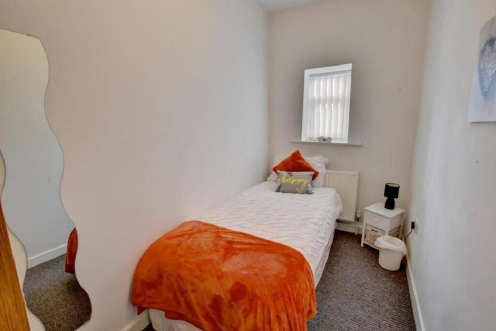 Pomfret House, 3 Bedrooms, Burnley Central, Contractors And Groups First Choice, Free Parking Exterior foto